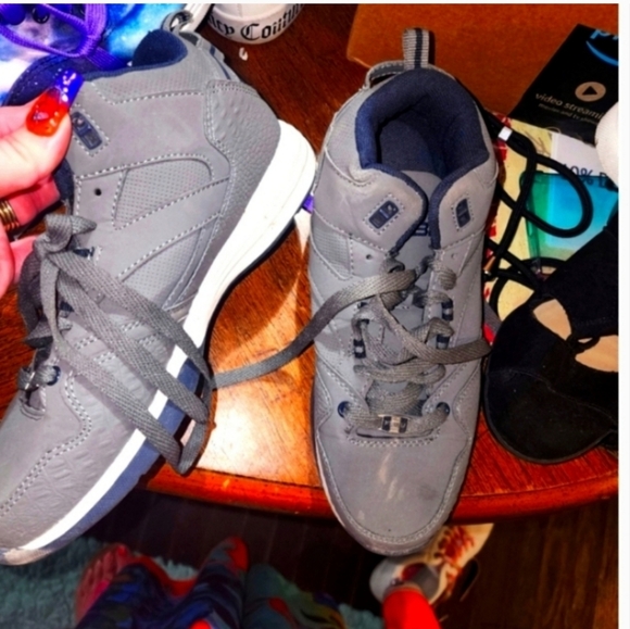 💋5/20 Fubu sneakers 7.5 men's 9 women's - Picture 2 of 3